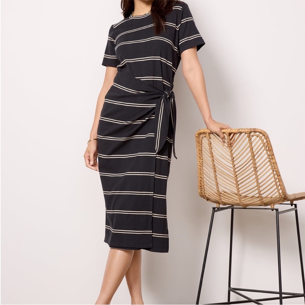 Evereve black white textured jersey tshirt midi dress front side tie size XS